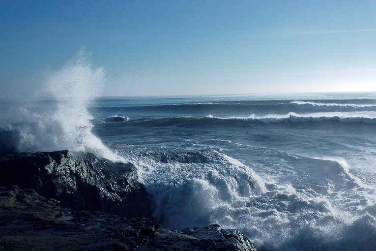 ocean high tide