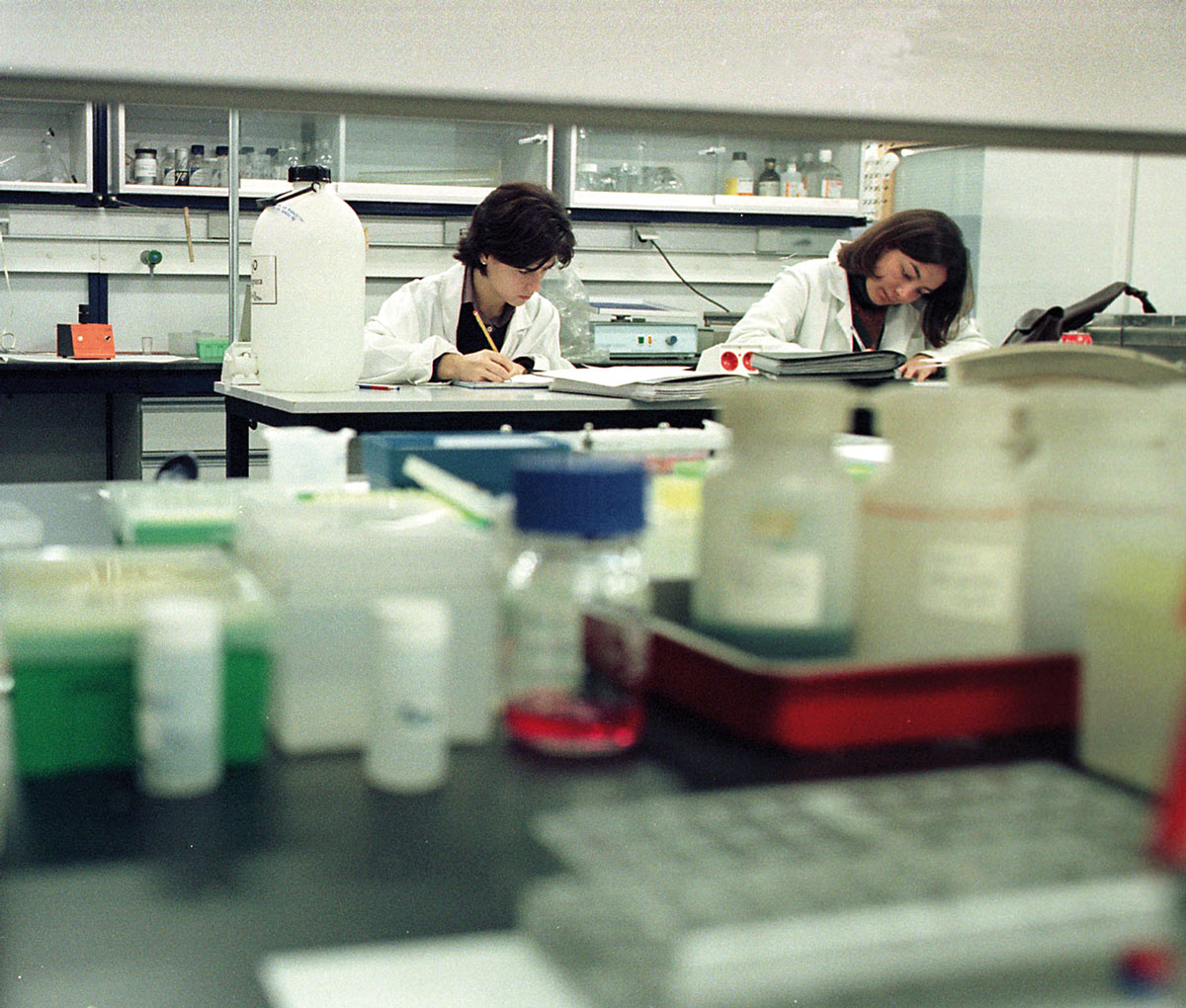 Women at a pharmaceutical laboratory