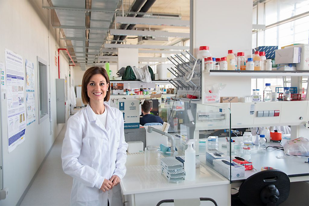 Pilar Domingo Calap in her laboratory.